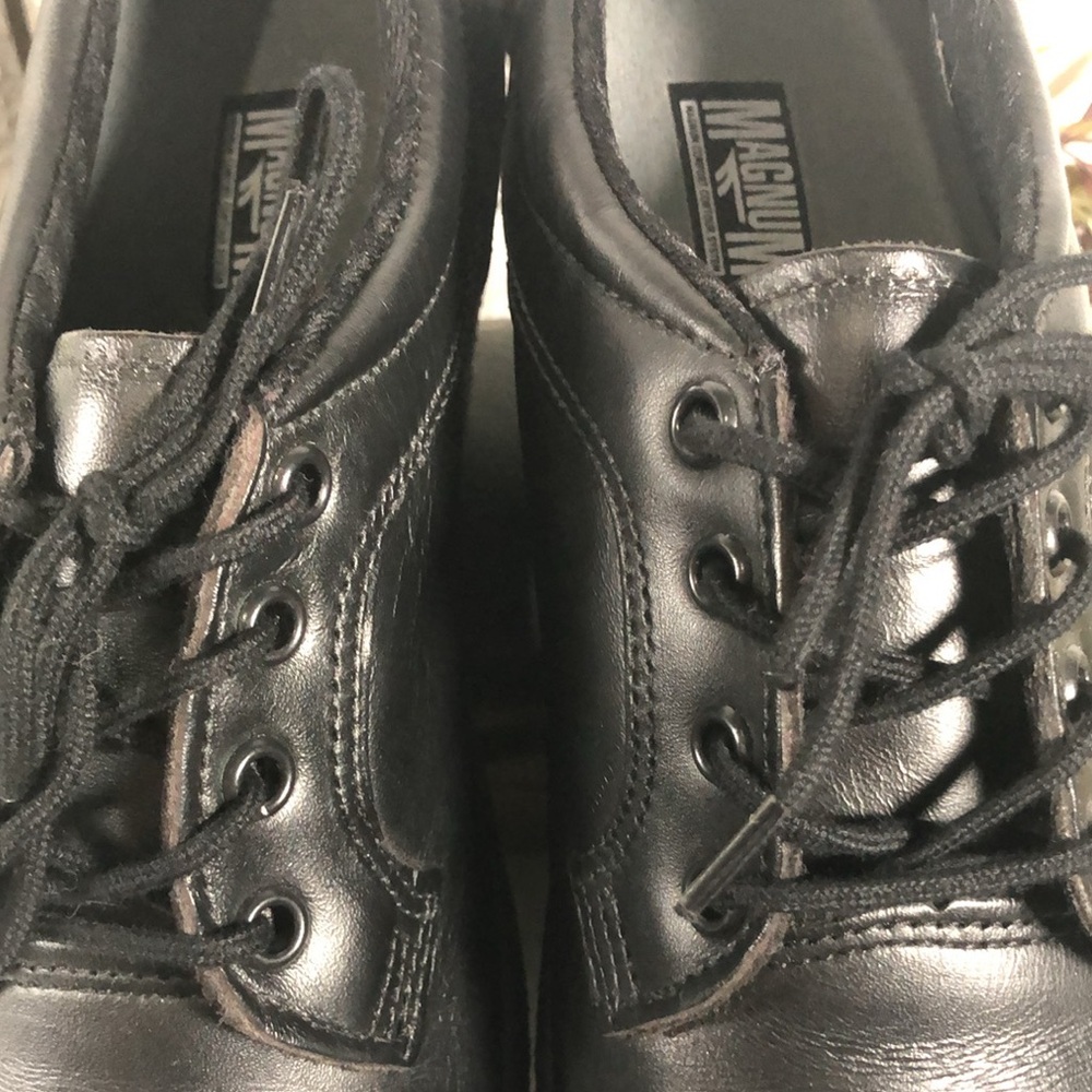 Magnum Women Non Slip Oil Resistant Lace Up Work Shoe Solid Black NWOT New Cond - Picture 7 of 16